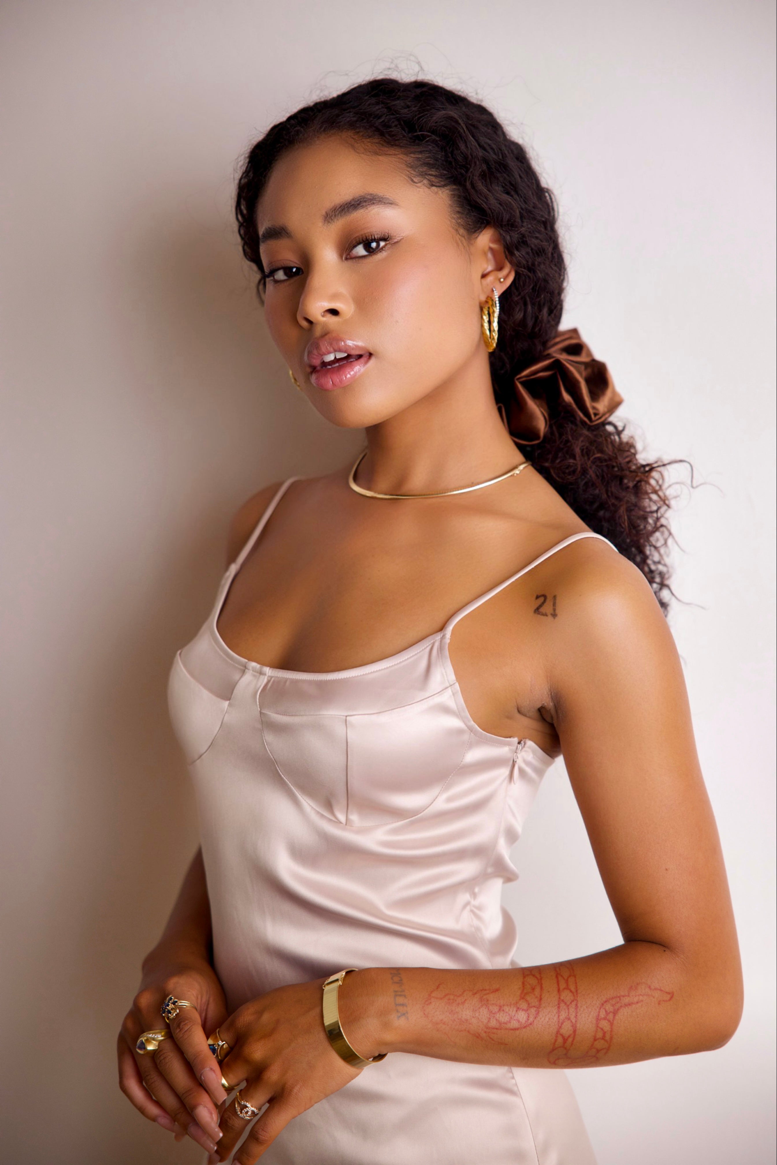 ☆LOVEMEMONSTER☆ Essential Satin Scrunchy M Lemon Lavender Mane Squeeze Silky Satin Scrunchie Set – LJ's