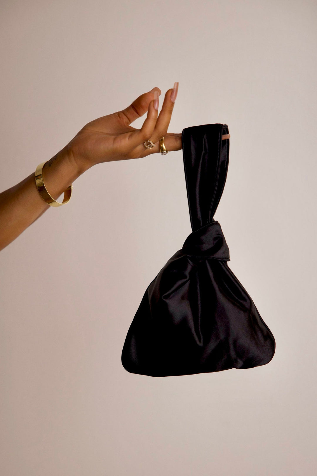 Satin Knot Bag - MUAVES