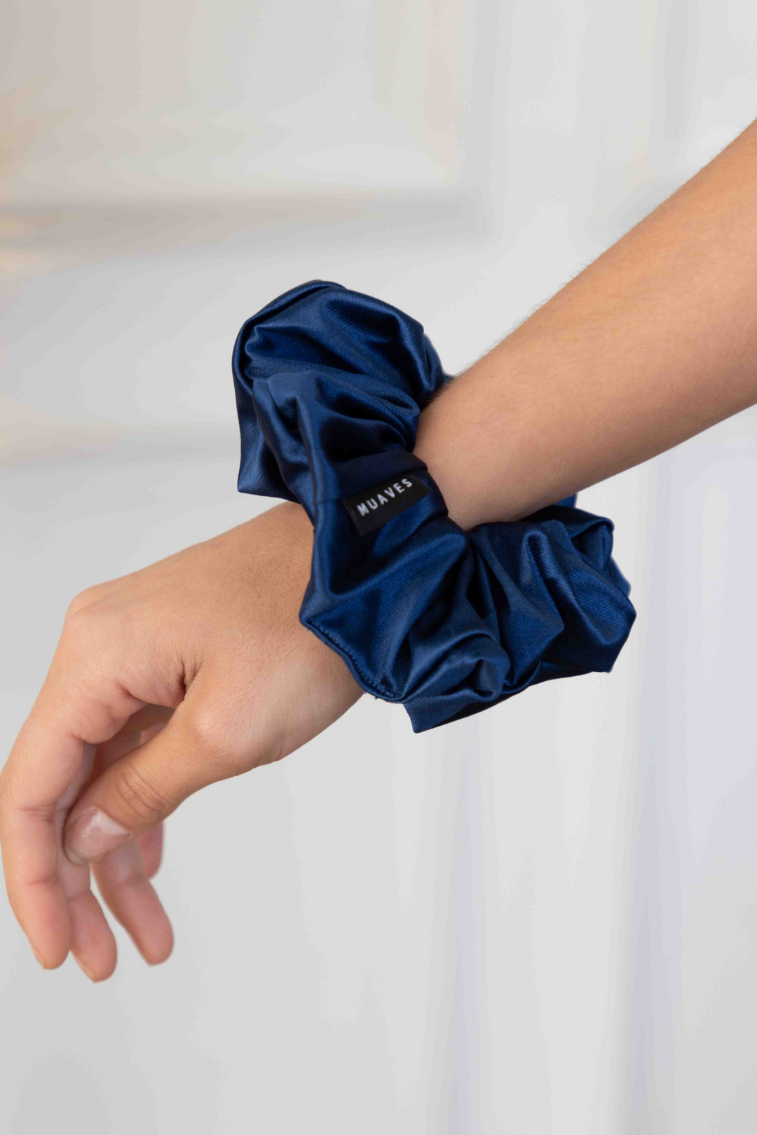 Satin Scrunchie - Blue Poppy - Muaves